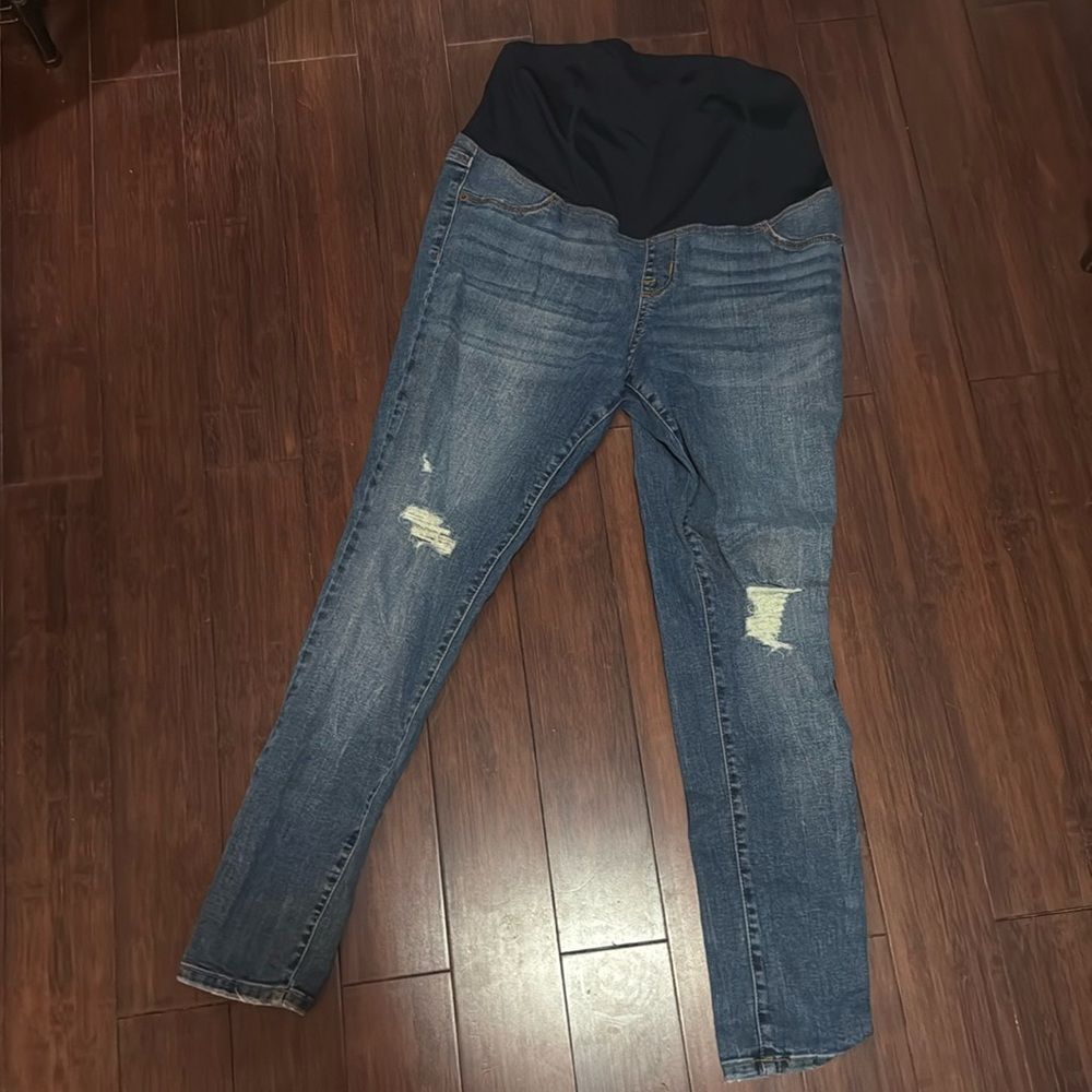 Isabel Jeans - Maternity - BRAND NEW - Size 8 - Ankle Jeans - Distressed